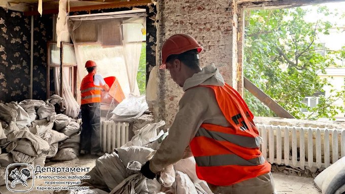 У Харкові відновлюють п’ятиповерхівку на Мироносицькій, пошкоджену обстрілом
